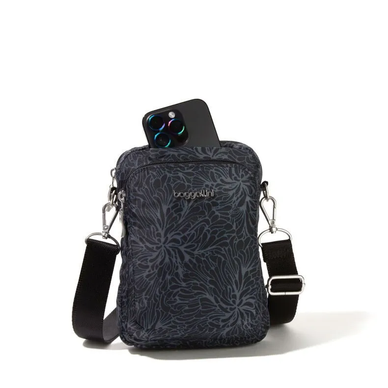 Baggallini Modern Everywhere Explorer Crossbody