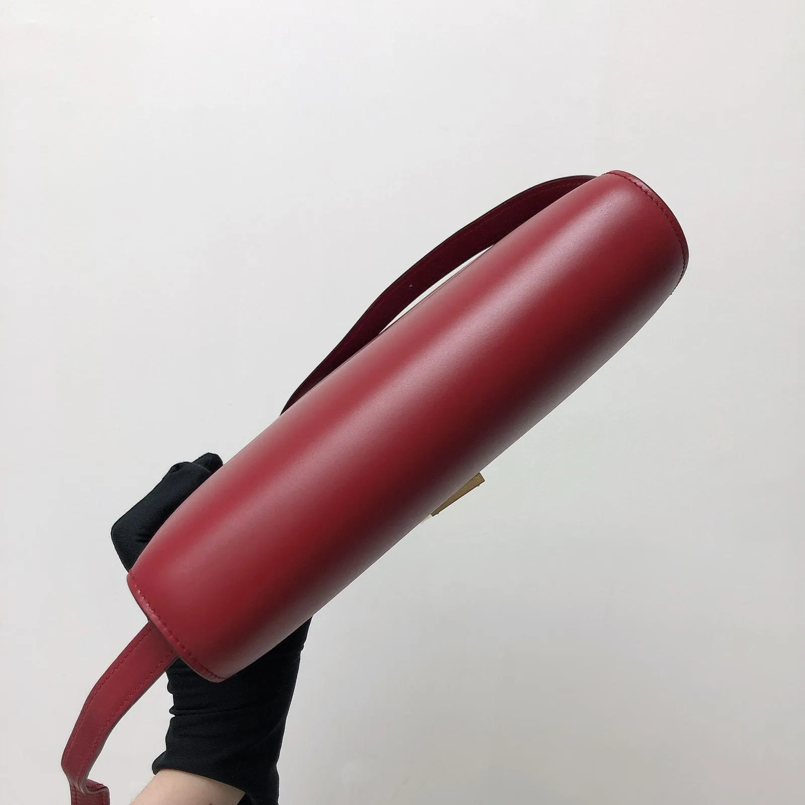 Box Calfskin Medium Classic Box Flap Red with GHW