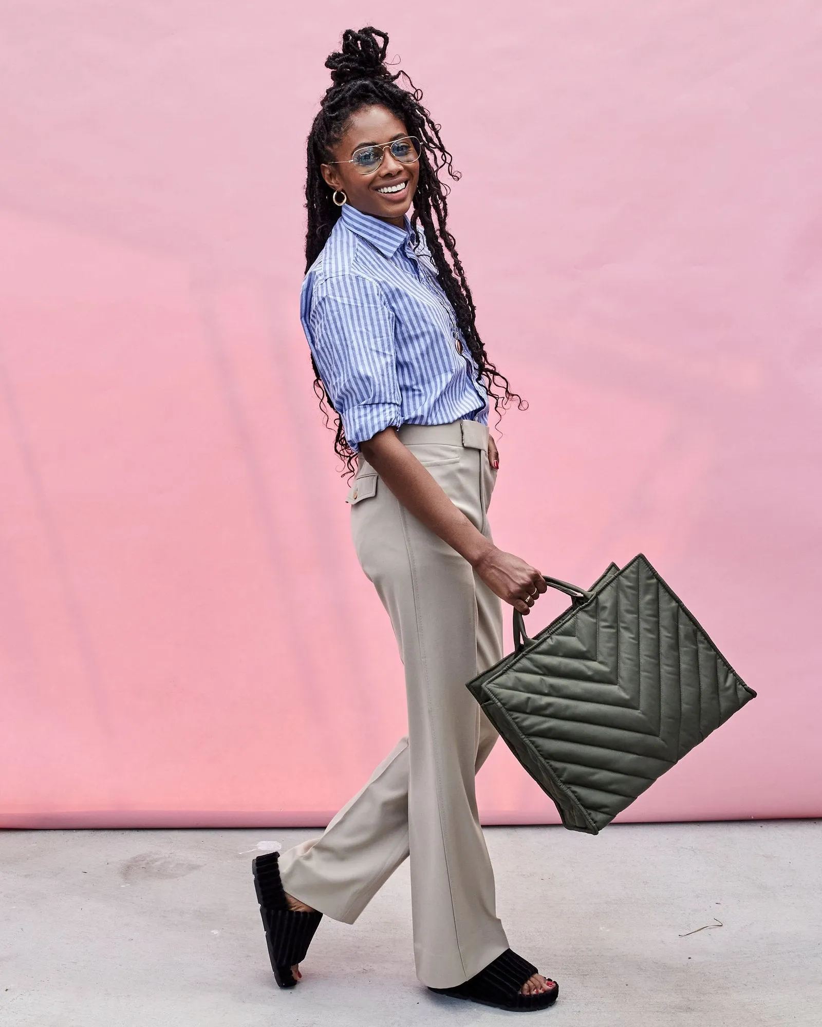 Clare V. - Simple Tote in Army Quilted V Puffer