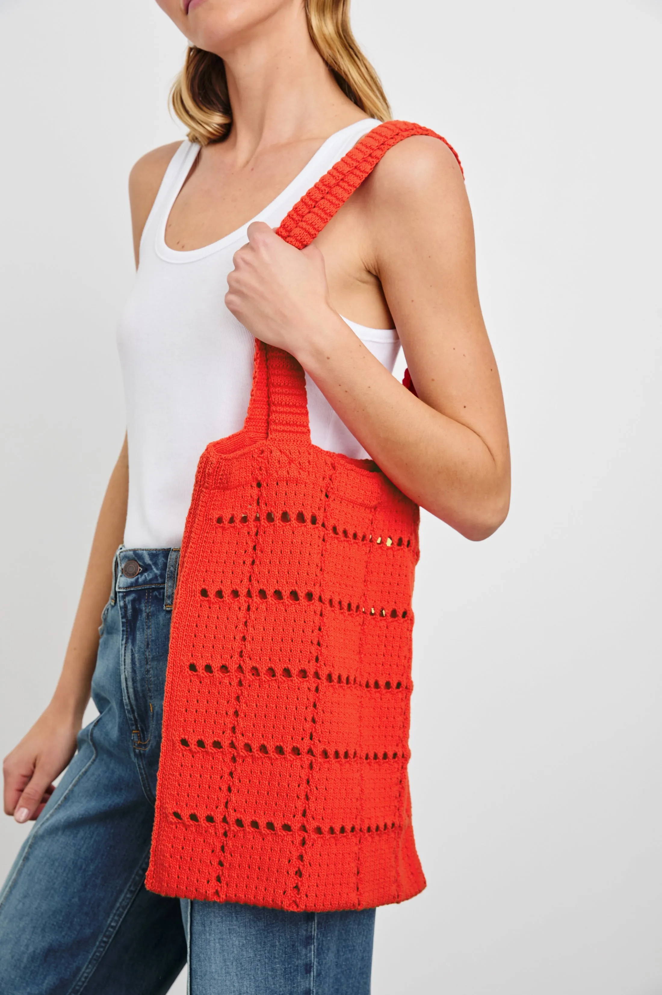 CROCHET TOTE - CHERRY