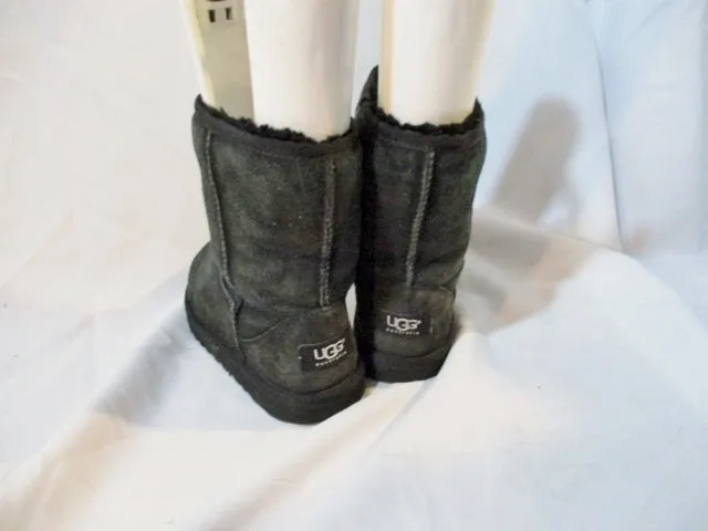 Kids Girls UGG AUSTRALIA 5251 CLASSIC SHORT Suede BOOTS Shoe BLACK 3