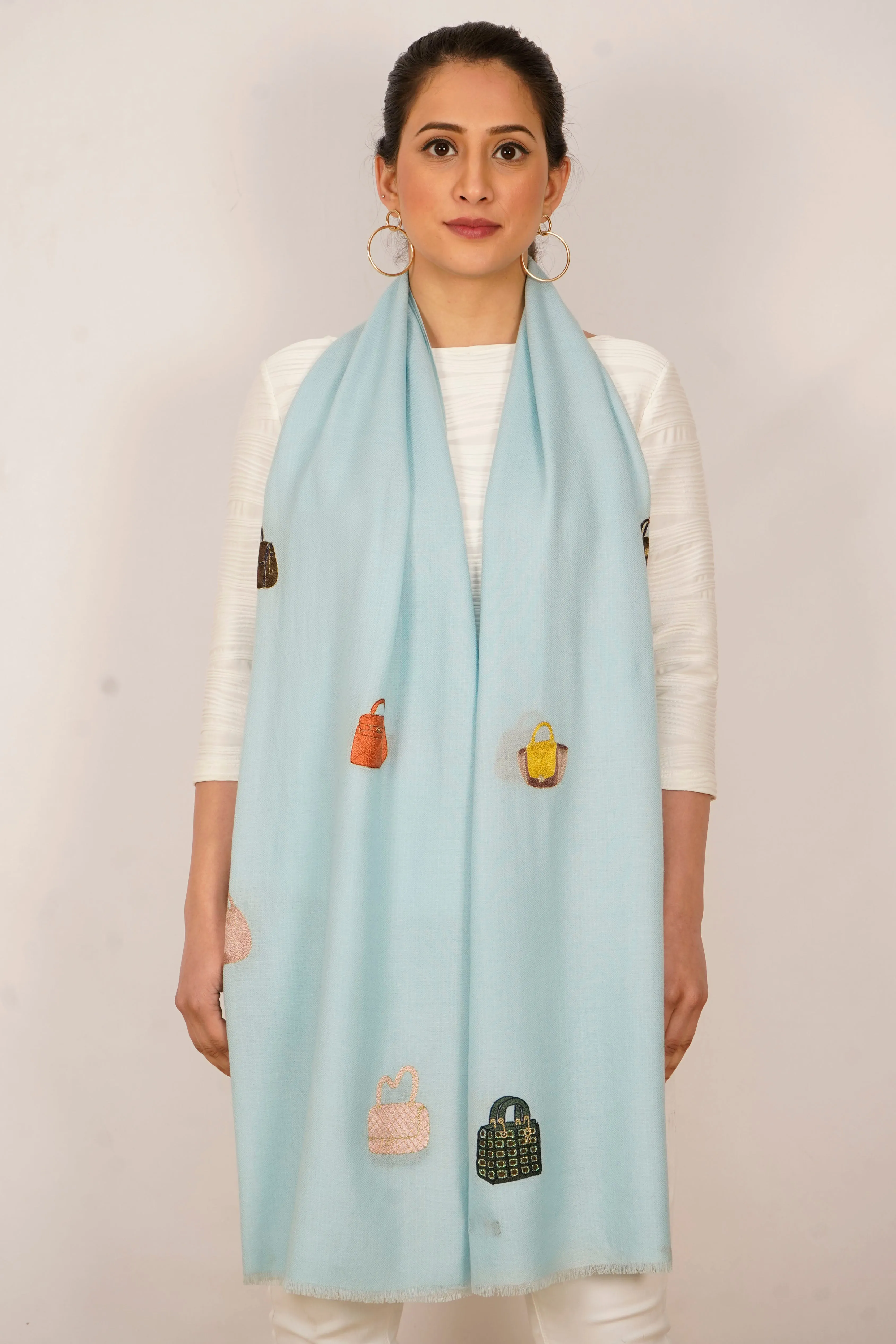 Must Have's | Embroidered Fine Wool Silk Stole
