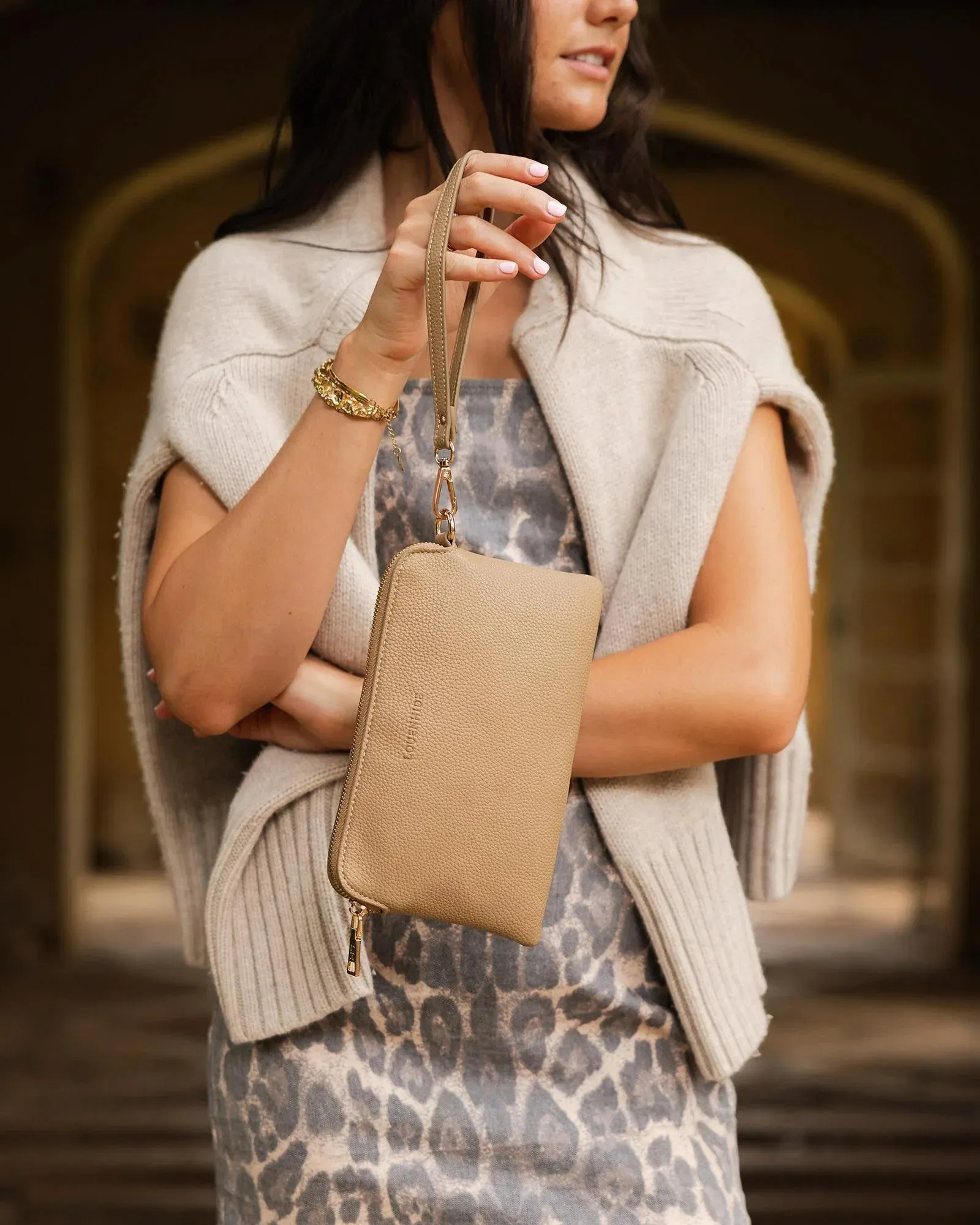Poppy Clutch Biscuit